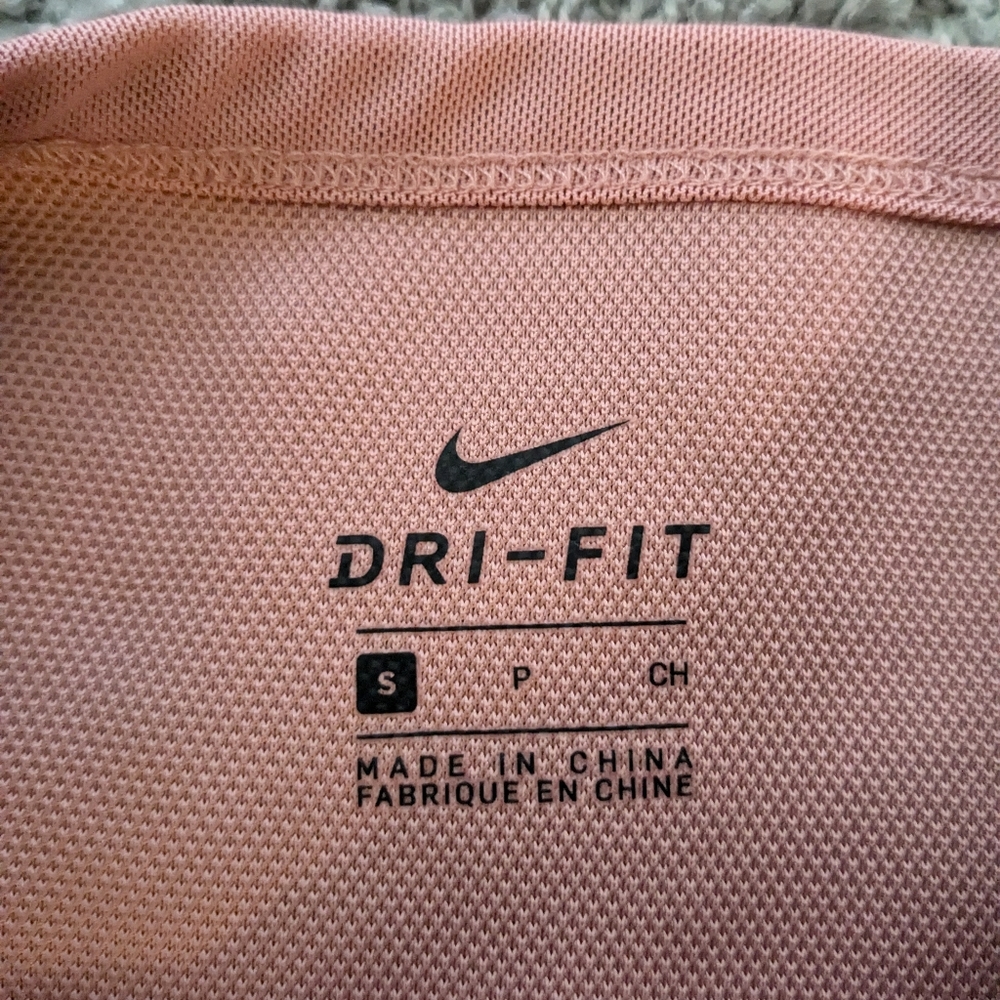 Nike - Picture 3 of 5